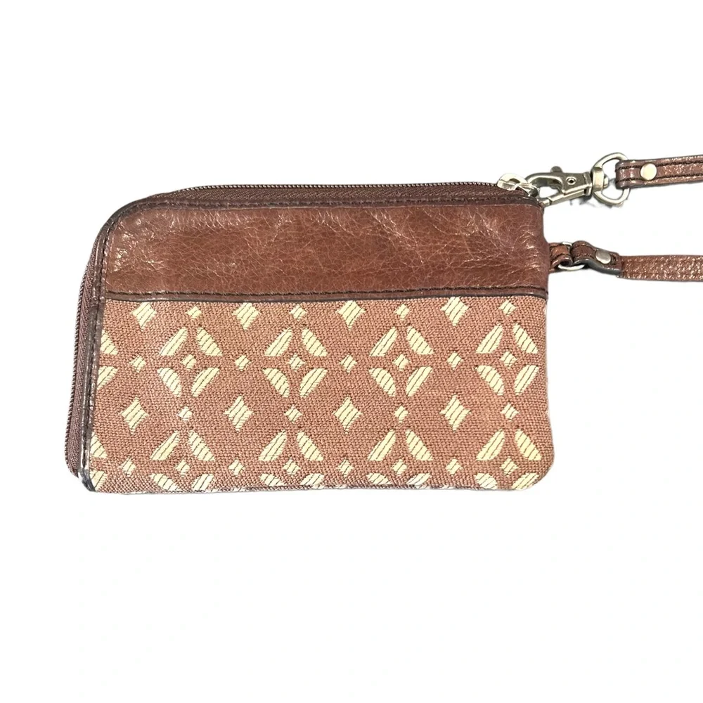 Fossil Wristlet Brown Maddox Leather Tapestry